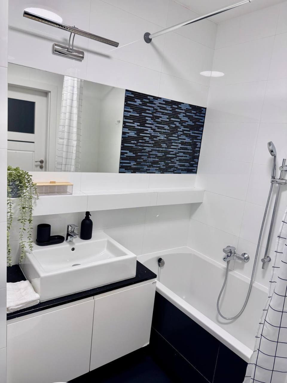C- Home4U - Apartment With A City View Close To Aquapark, Parking In Secured Area Краків Екстер'єр фото